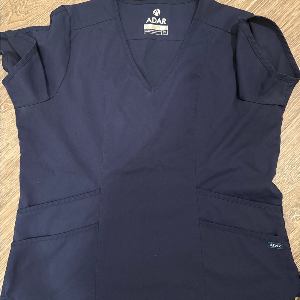Women’s Adar Scrub Set - Picture 2 of 3